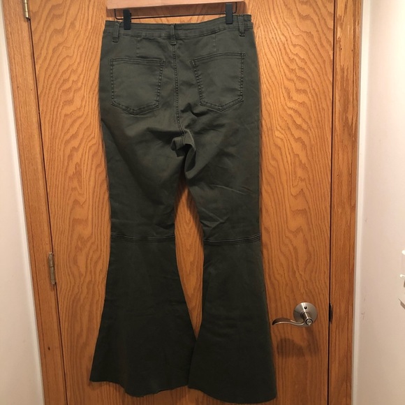 Listicle SUPER FLARE size Medium (24-26) pants. - Picture 2 of 11